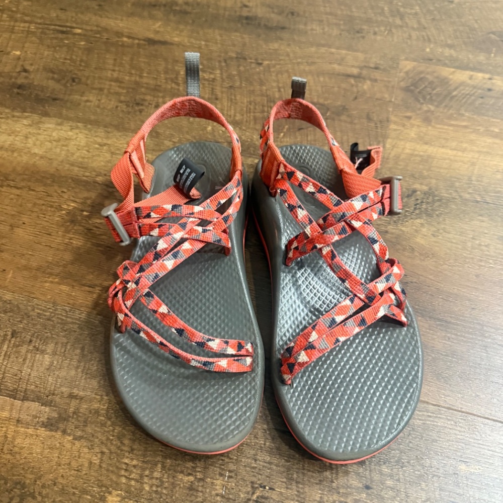 Chaco ZX1 Eco Tread Size 5 Kids Sandals Red Speck